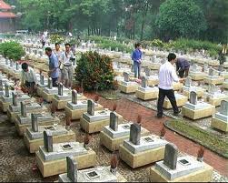 สุสานทหารพลีชีพเพื่อชาติเจื่องเซินในเดือนกรกฎาคม